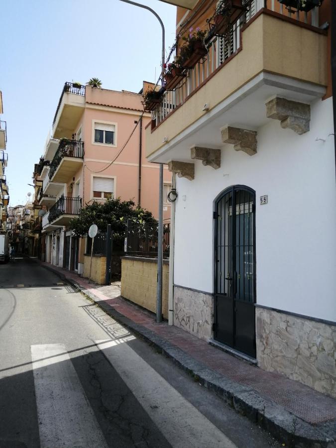 Marvin'S Home Giardini Naxos Esterno foto